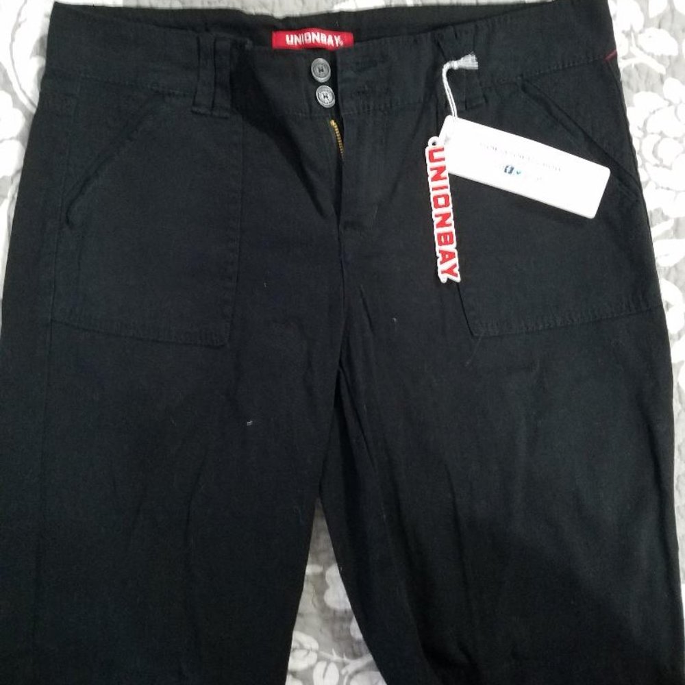 BLACK UNION BAY SHORTS, NEW  SIZE 13